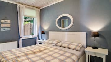 1 bedroom, iron/ironing board, free WiFi