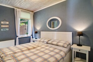 1 bedroom, iron/ironing board, free WiFi