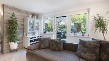 Tv, pejs, dvd-afspiller, stereoanlæg