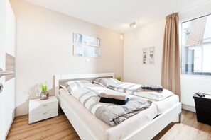 2 bedrooms, desk, iron/ironing board, free WiFi - Apartment 'Ferienwohnung Lina Norderney' with Private Terrace and Wi-Fi (Norderney)