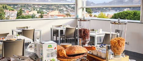 Daily buffet breakfast (EUR 10 per person)