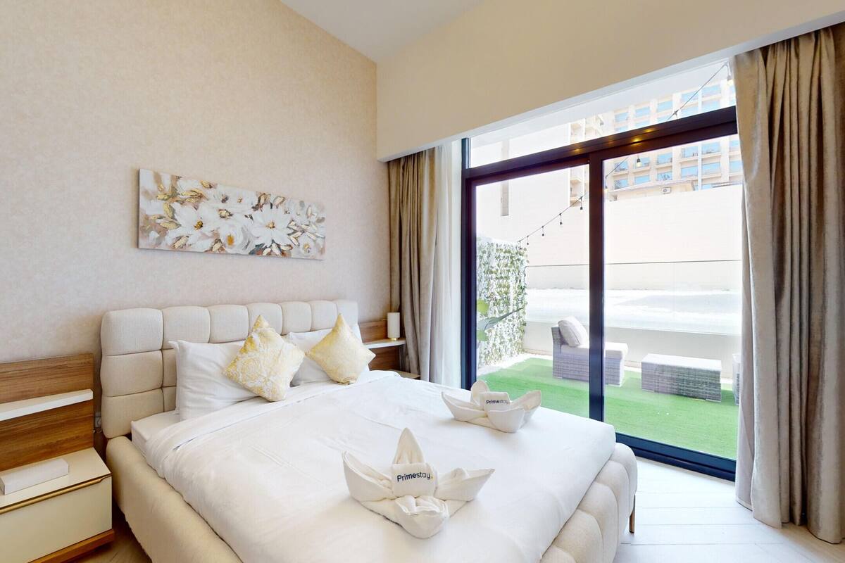 Apartment, 1 Bedroom, Pool Access | 3 bedrooms, bed sheets