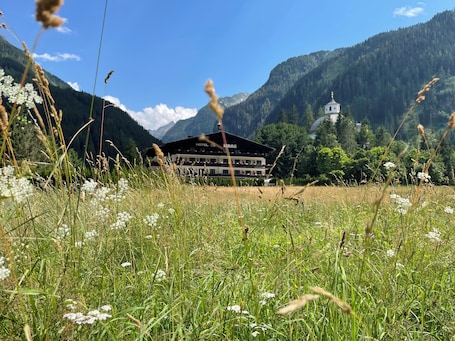 Exterior. Hotel HAAS