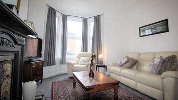 House | Living area | TV, fireplace