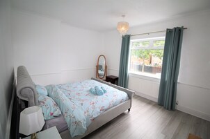 House | 2 bedrooms, iron/ironing board, free WiFi, bed sheets