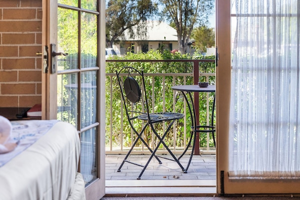 Deluxe Quadruple Room | Soundproofing, iron/ironing board, free WiFi, bed sheets