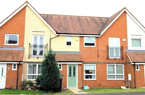 Exterior - House - Sleeps 4 - Pets Ok - Parking (Ashington)