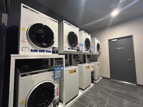 Laundry room. Hotel Route Inn Kuwana