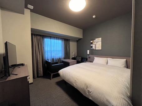 Standard Double Room, Non Smoking | Desk, laptop workspace, blackout drapes, iron/ironing board. Hotel Route Inn Kuwana