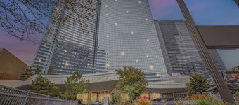 Luxury Vdara Suites - Hotel & Spa