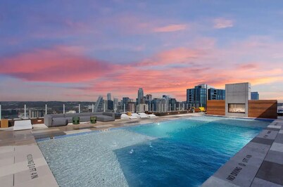 Brand New Rainey Street Condo W/ City And Lake View