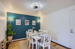 Dining room - Arizona Day Dream + Private Pool + Ev Charger (Chandler)