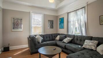 House, 2 Bedrooms (179247) | Living area