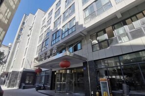 Unclassified image, 2 of 40, button - Xinshan Hotel (Xinchang)