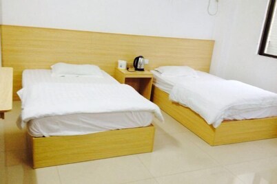 Gaozhou Yanjiang San Hotel