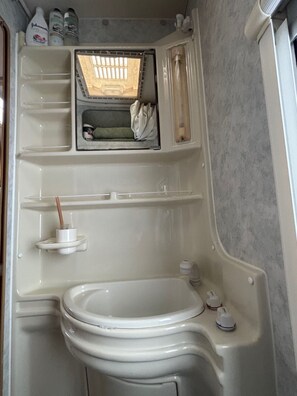 Chalet | Baño | Ducha, secador de pelo y toallas