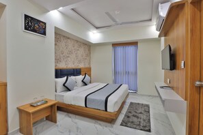 高級雙人房 | 低過敏寢具、書桌、折疊床/加床、免費無線上網