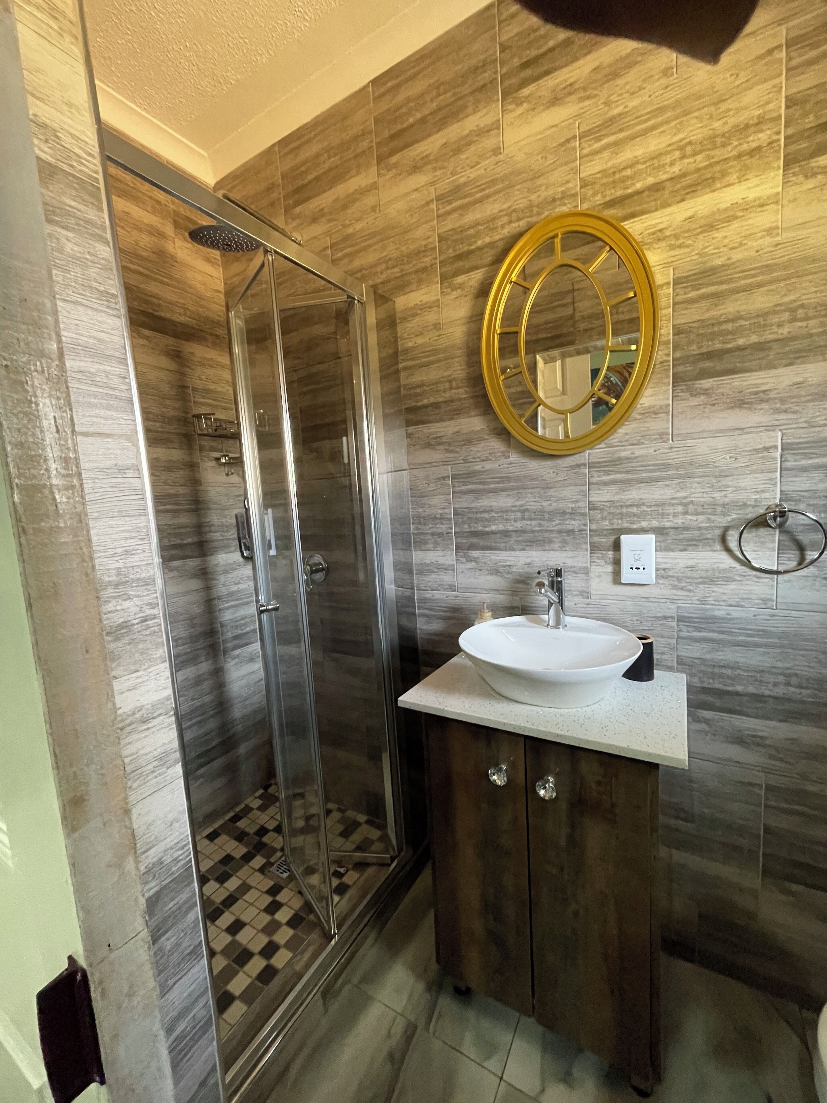 Comfort Villa, Mixed Dorm, Pool View, Poolside | Bathroom