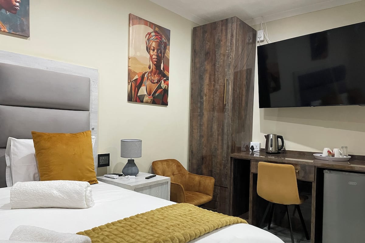 Desk, iron/ironing board, free WiFi