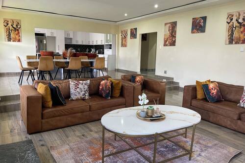 Comfort Villa, Mixed Dorm, Pool View, Poolside | In-room dining