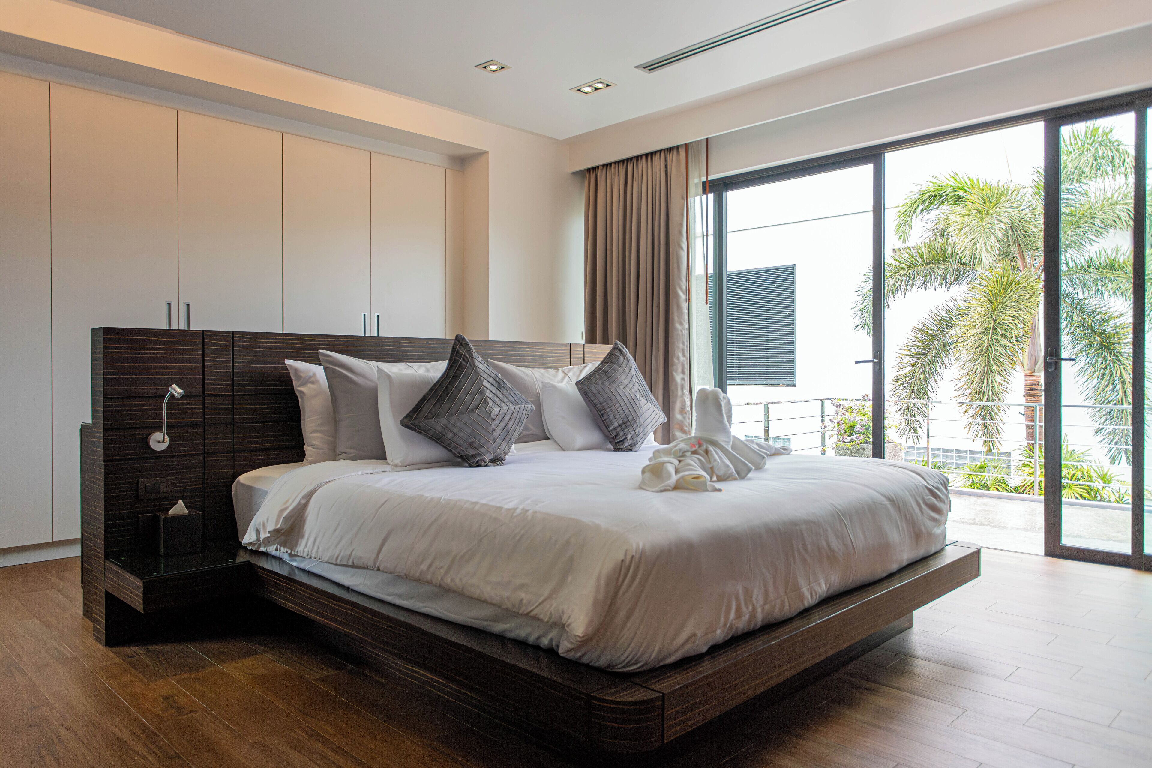 Luxury Villa, Balcony, Garden View | 4 bedrooms, free WiFi, bed sheets