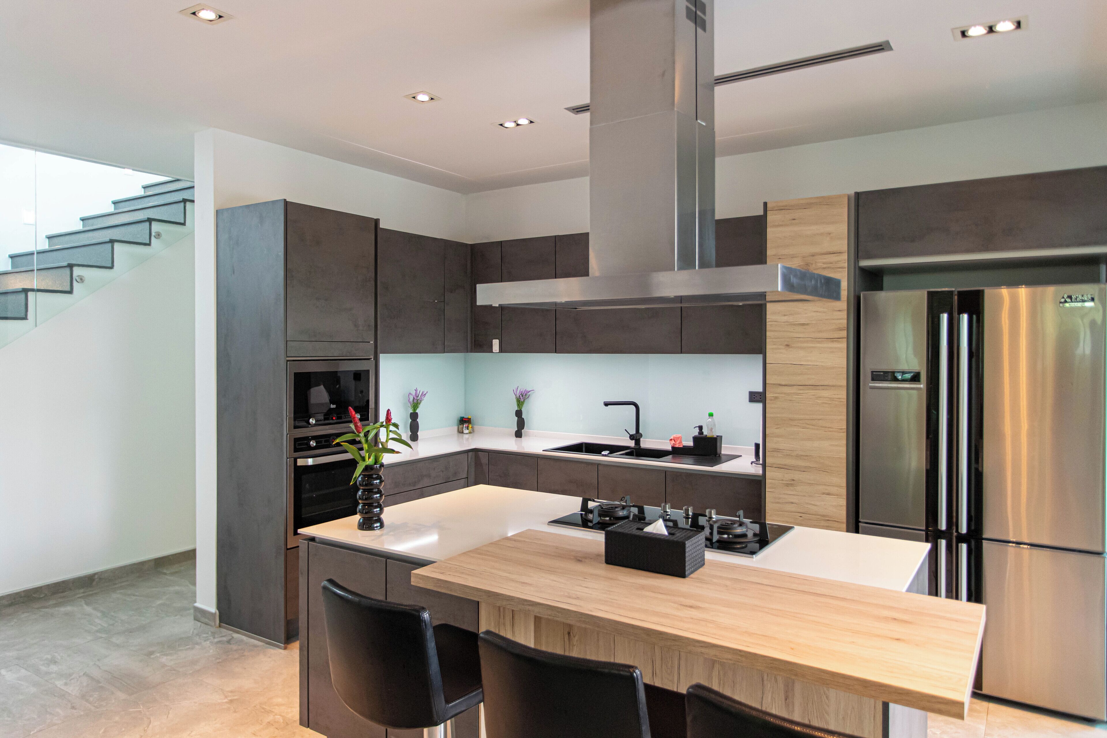 Luxury Villa, Balcony, Garden View | Bathroom | Free toiletries, hair dryer, bathrobes, towels