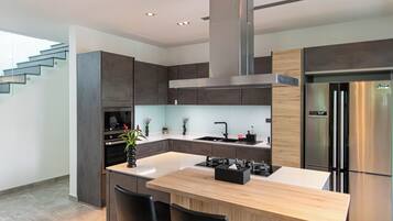 Luxury Villa, Balcony, Garden View | Bathroom | Free toiletries, hair dryer, bathrobes, bidet