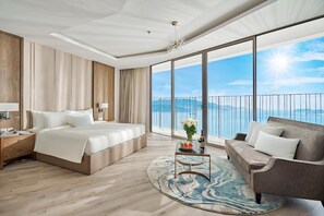 Premier studio, bad, uitzicht op zee | Luxe beddengoed, pillowtop-bedden, een minibar, een kluis op de kamer