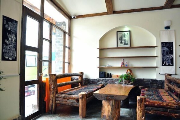 المنشأة من الداخل