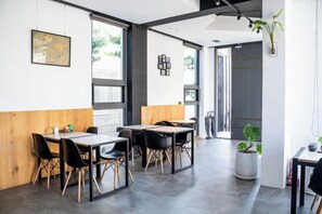 Unclassified image, 5 of 26, button - Pathway Inn (Penghu)