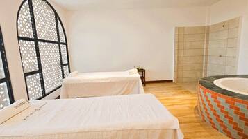 Behandlingsrum för par, djupmassage, klassisk massage och thaimassage