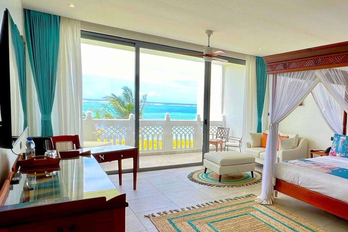 Premium bedding, desk, laptop workspace, WiFi (free)