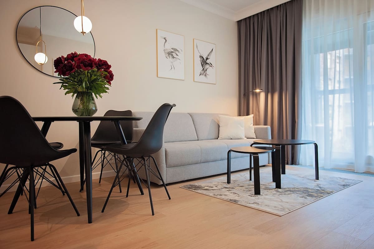 52-cm LED TV with digital channels