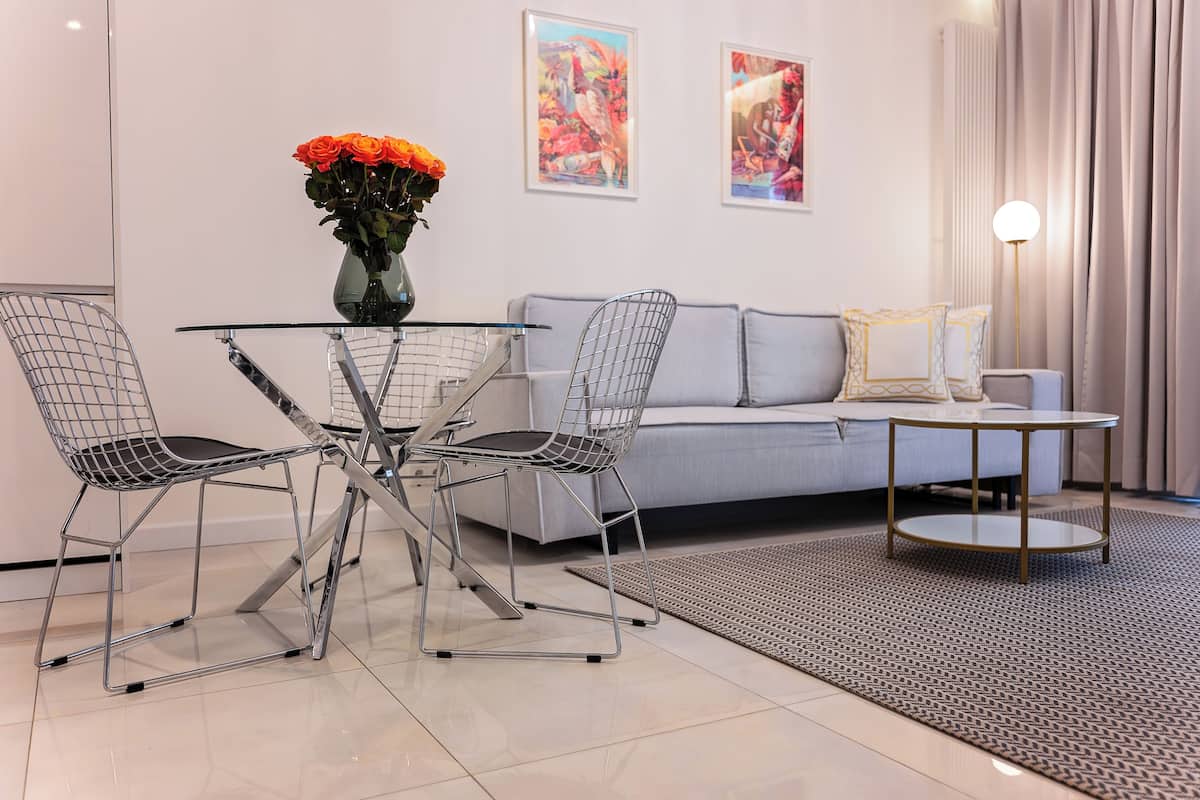 52-cm LED TV with digital channels