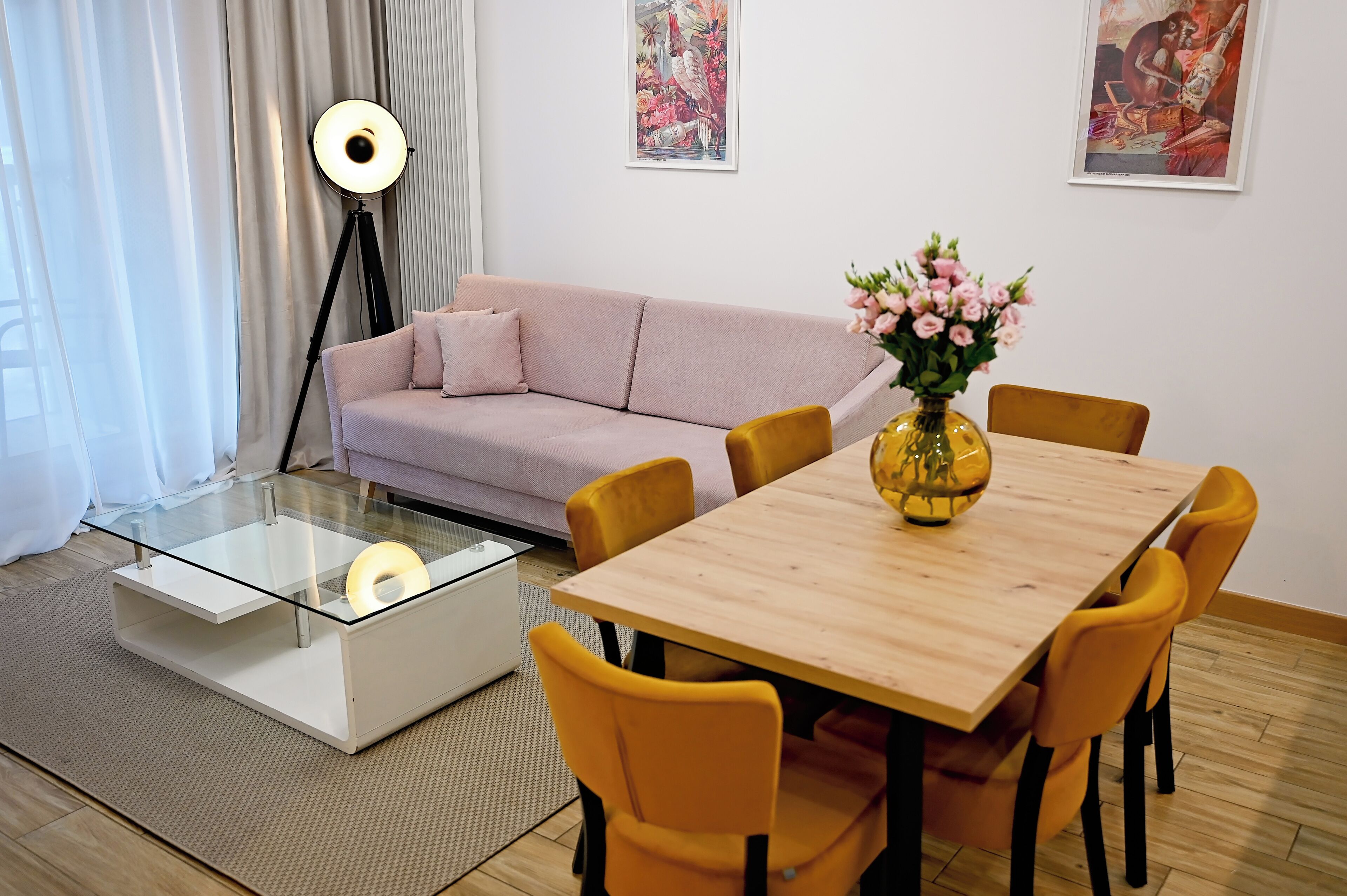 Egyptian cotton sheets, premium bedding, minibar, individually decorated