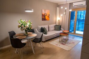 En 52-centimeters LED-TV med digitale kanaler