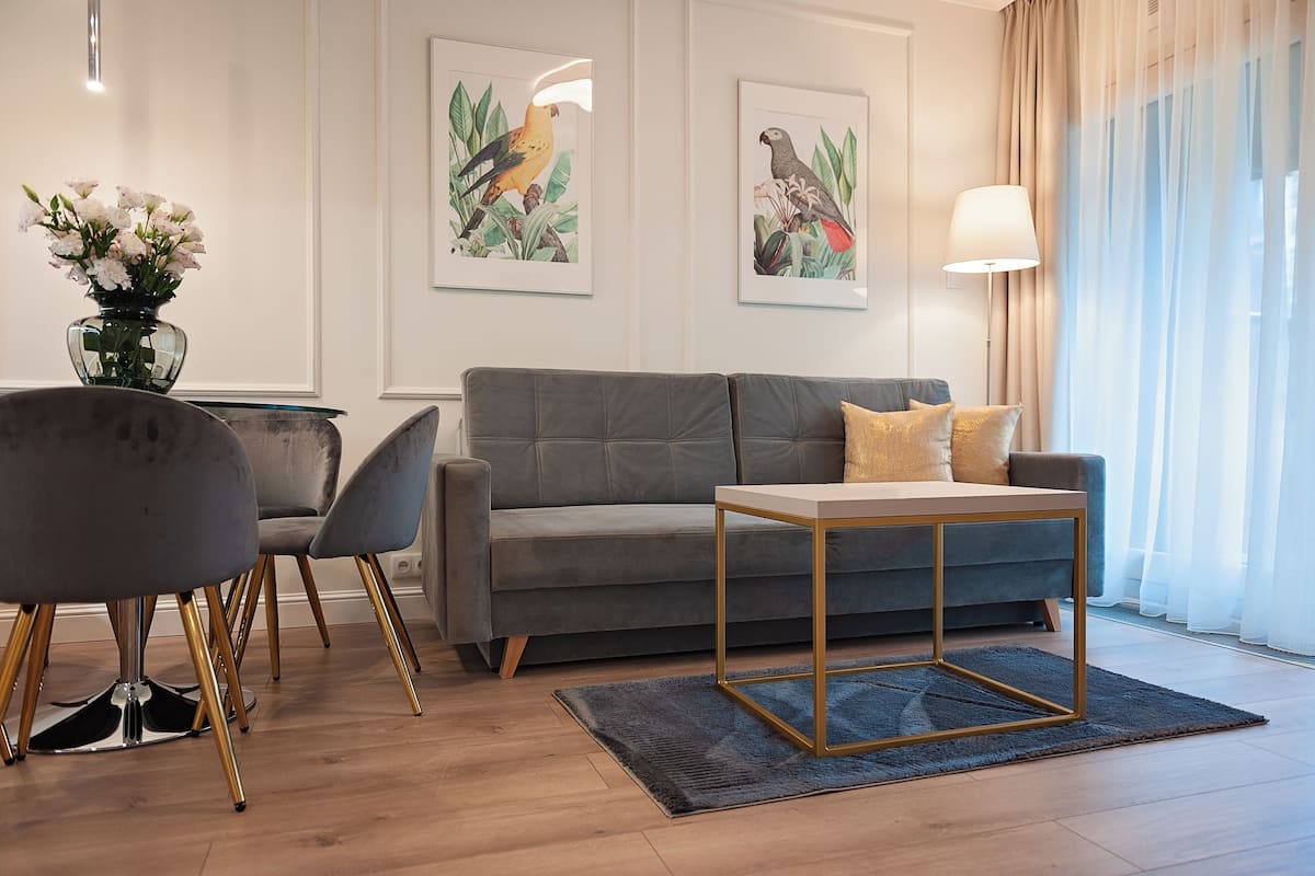 Egyptian cotton sheets, premium bedding, minibar, individually decorated