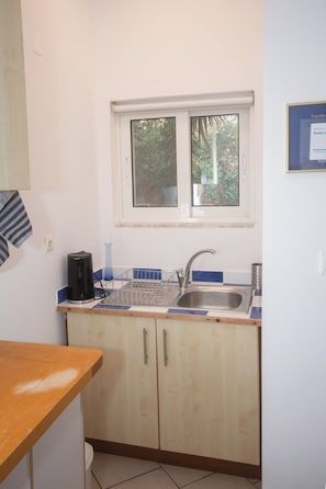 Dolphin | Private kitchen - Infinity Wellness Apartment Hotel (Platanias)