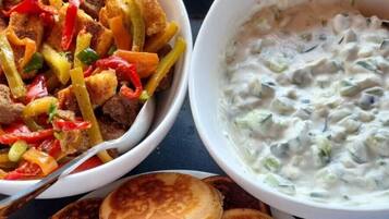 Sarapan lengkap setiap hari dengan biaya tambahan