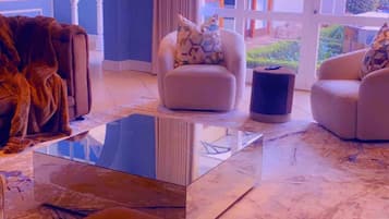 House, 4 Bedrooms, Balcony, Garden View | Bahagian dalam