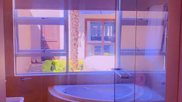 House, 4 Bedrooms, Balcony, Garden View | Bathroom | Bathrobes, slippers