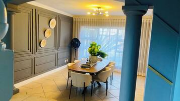 House, 4 Bedrooms, Balcony, Garden View | Dining room