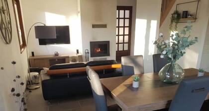 Maison en LisiĂšre de ForĂȘt