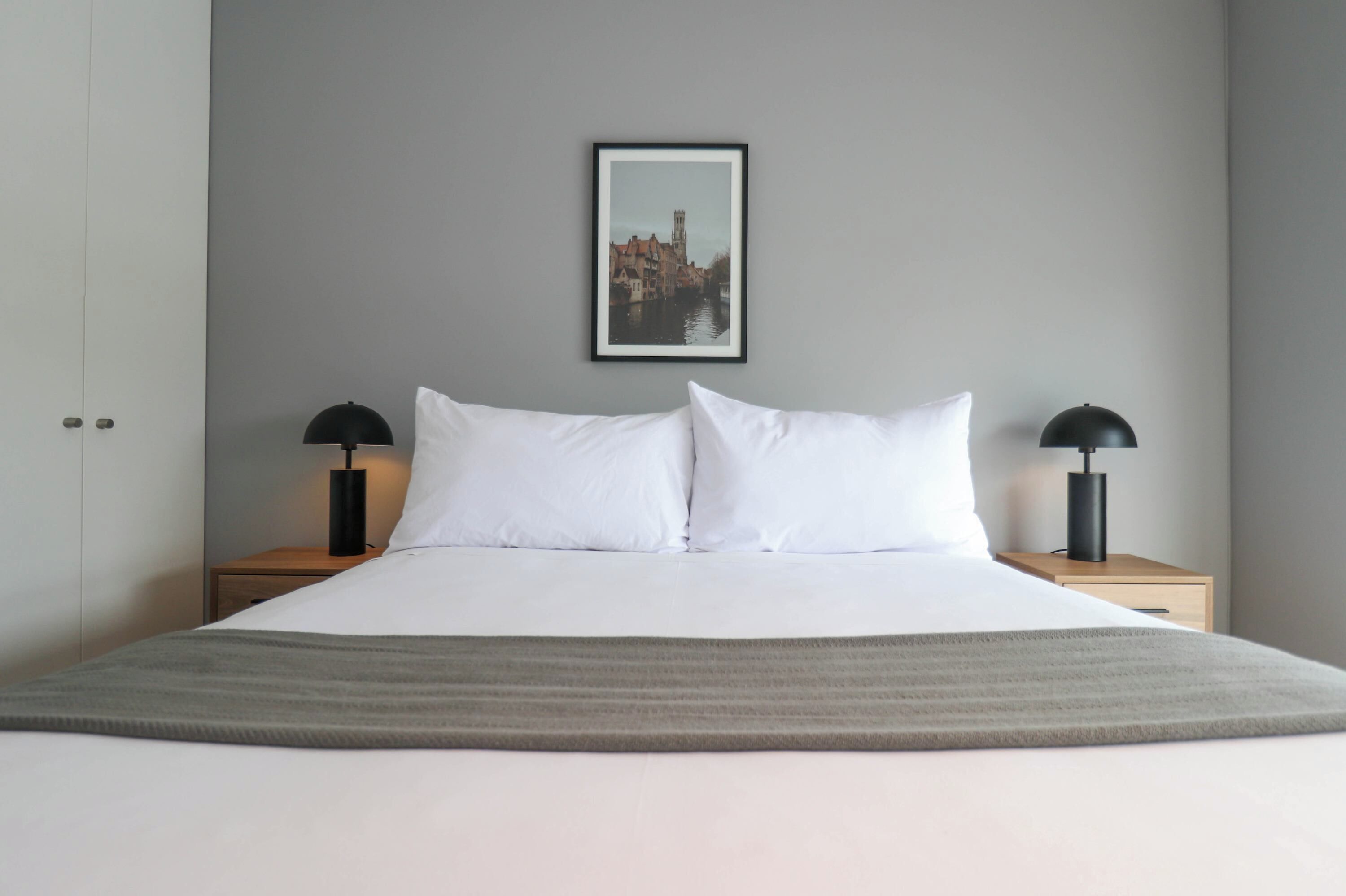 2 bedrooms, desk, iron/ironing board, WiFi