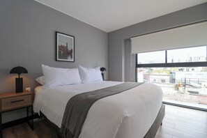 2 bedrooms, desk, iron/ironing board, WiFi