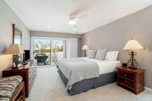 3 bedrooms, iron/ironing board, WiFi, bed sheets - Tee Time on Valleyway Drive (Williamsburg)