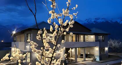 Pinnacle Executive Lodges