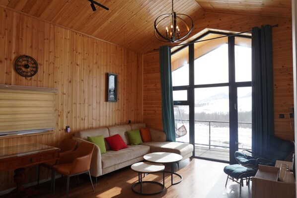 Desk, free WiFi, bed sheets - Energy Hills Resort (Ulaanbaatar)