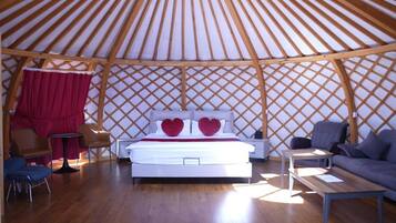 Desk, free WiFi, bed sheets