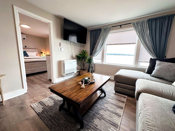 Deluxe Apartment, Beach View | Living area - Saratoga Lakeside Retreat (Saratoga Springs)